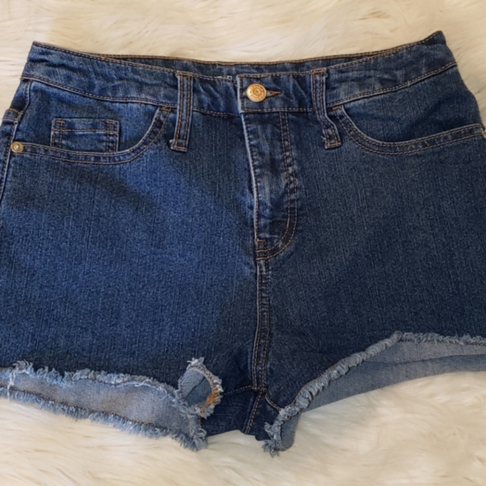 Wild‎ Fable Size 6 Frayed  Shorts